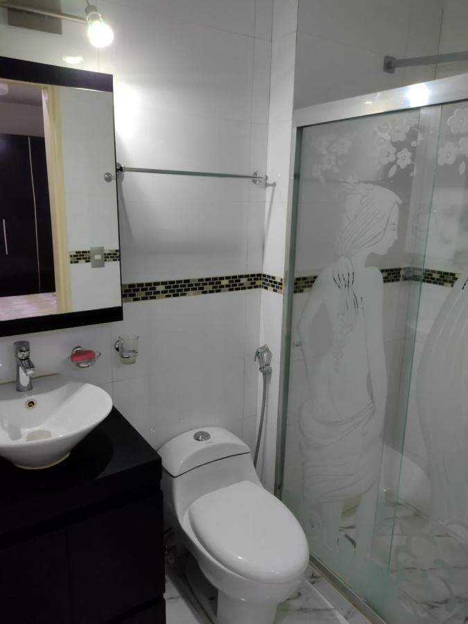 Apartamento Frente Al Aeropuerto De Maiquetía Esterno foto