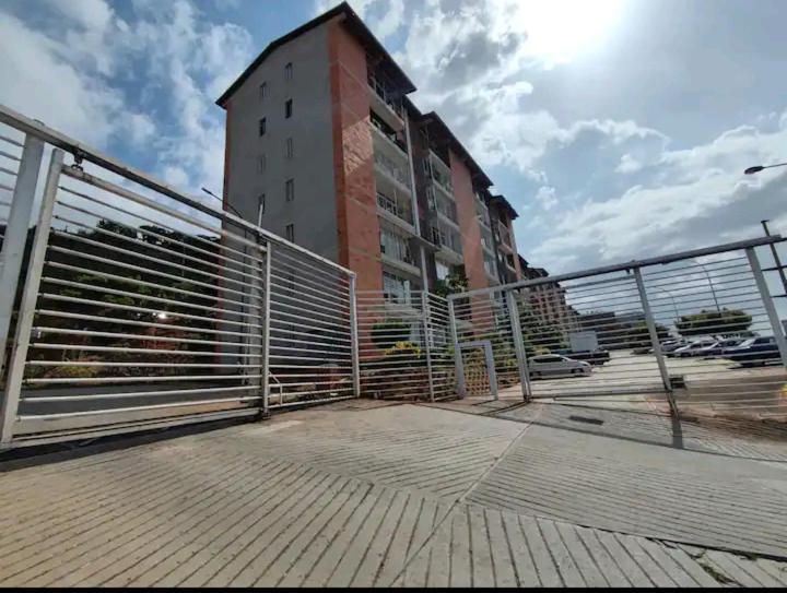 Apartamento Frente Al Aeropuerto De Maiquetía Esterno foto