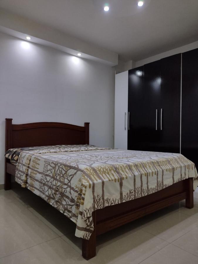 Apartamento Frente Al Aeropuerto De Maiquetía Esterno foto